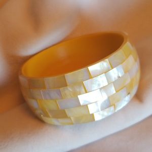 70's mother of pearls bracklet